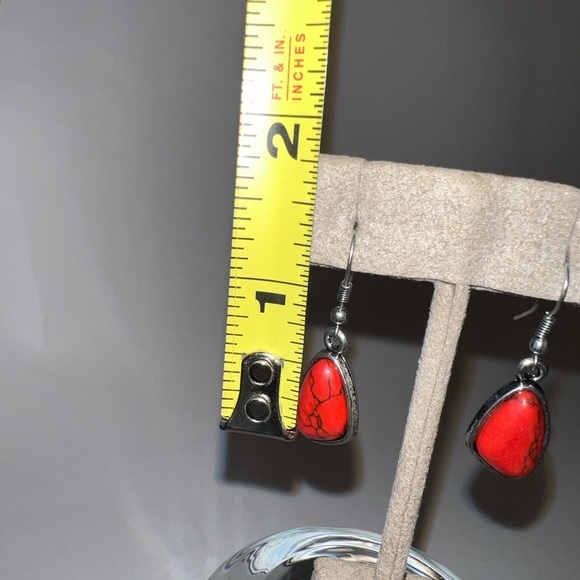 Silver necklace pendant w/red stone w/black designs through w/matching earrings - Picture 4 of 8